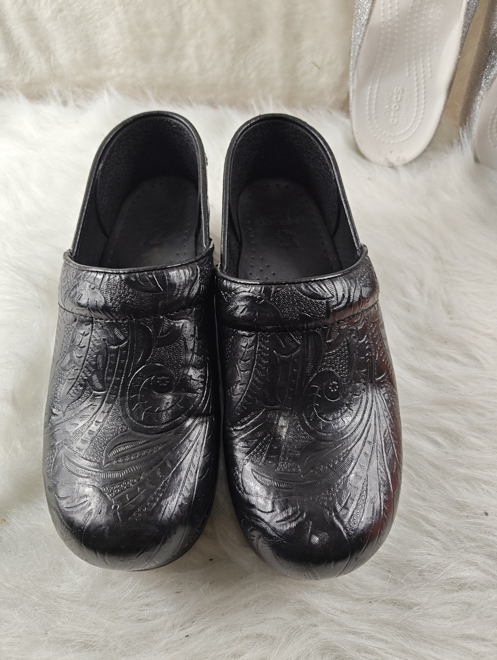 Dansko Professional Black Embossed Tooled Leather Clogs  Women’s EU 39 (US 8.5–9